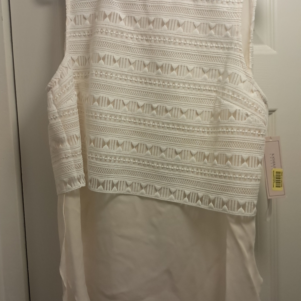 Elegant White Sleeveless Dress